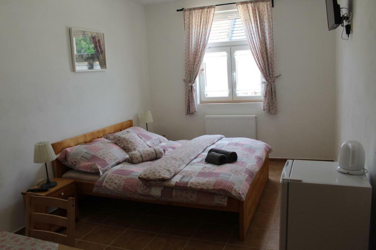 Ubytovani Ve Stodole Stráž nad Nežárkou Extérieur photo
